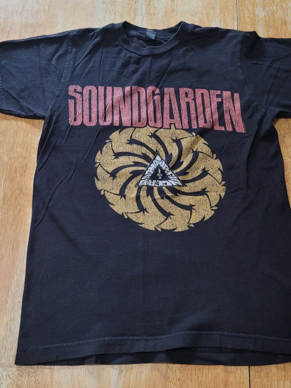 Small Vintage 90s Soundgarden Tultex BadMotorFinger BMF Concert Graphic T Shirt